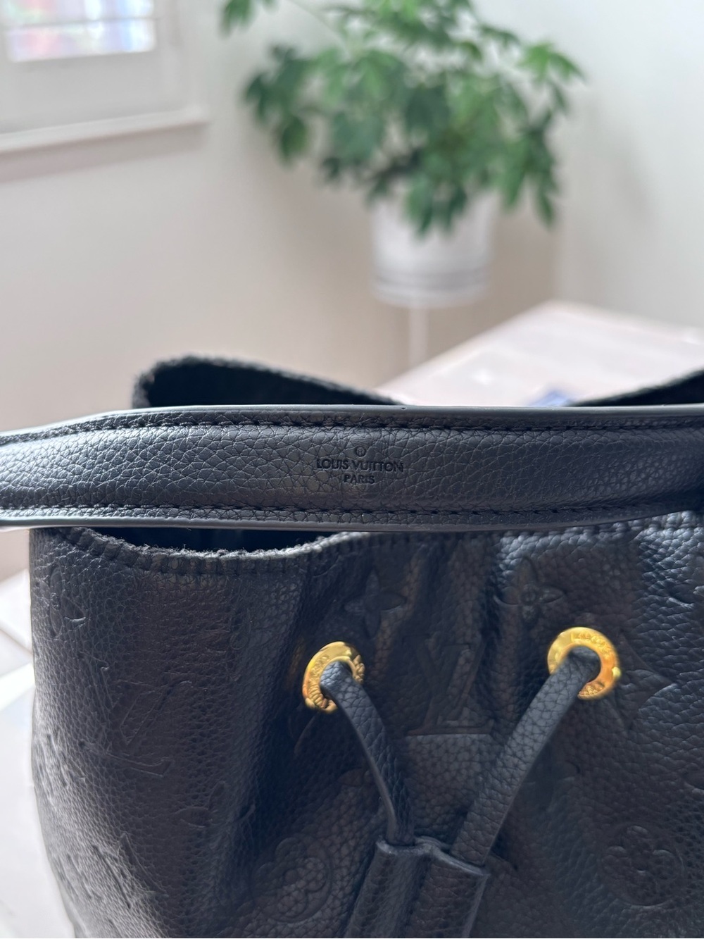 Louis Vuitton Black Embossed Leather Drawstring Bucket Shoulder Bag - Picture 5 of 6